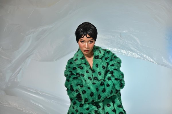 Comment styliser des pièces en lin pour un look de vacances décontracté?