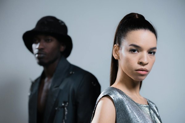 Bandeaux de cheveux pour hommes : top styles à adopter